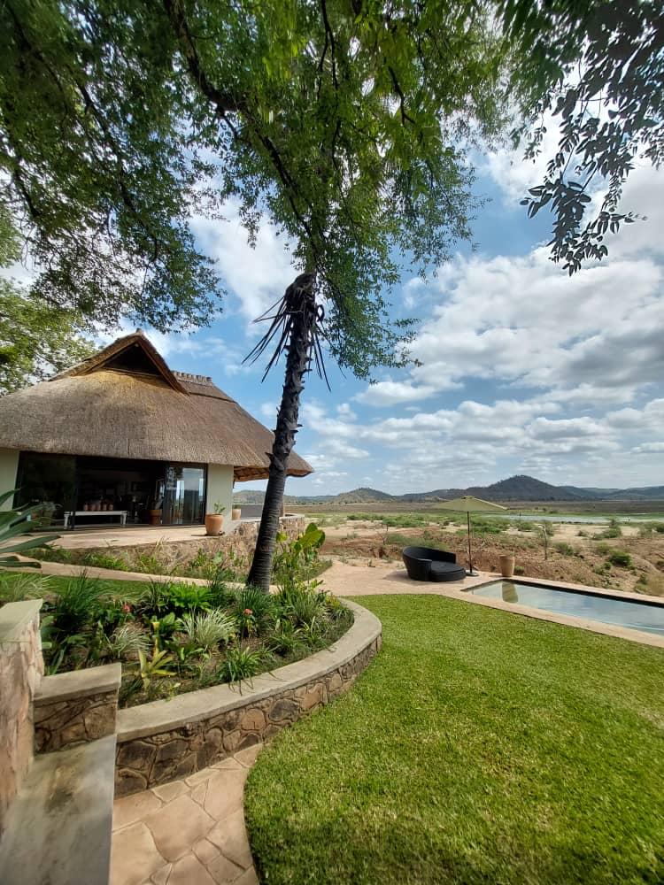 Jacana Lodge Pool